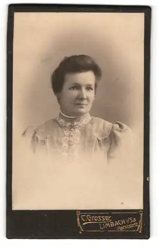 Fotografie C. Grosser, Limbach i/Sa, Portrait Dame mit Hochsteckfrisur