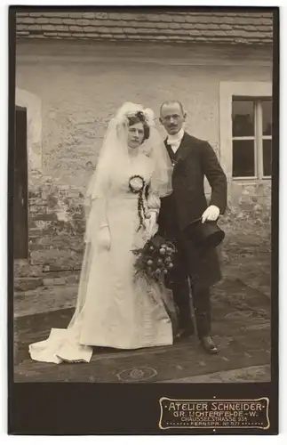 Fotografie Atelier Schneider, Gr. Lichterfelde-West, Portrait Hochzeitspaar im Freien