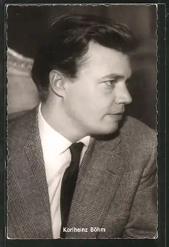 AK Schauspieler Karlheinz Böhm im Anzug porträtiert