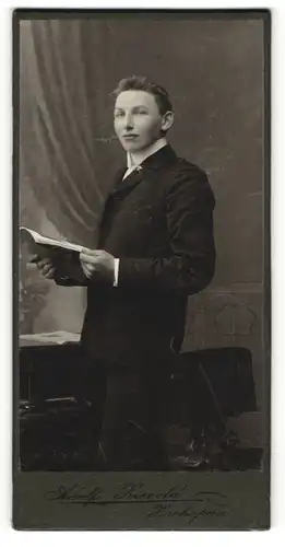 Fotografie Adolf Zierold, Zschopau, Portrait junger bürgerlicher Harr