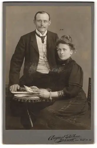 Fotografie August Böhne, Bremen, Portrait junges bürgerliches Paar