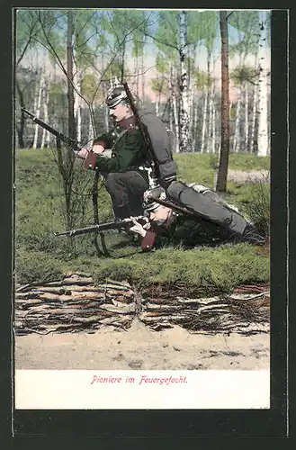 AK Pioniere im Feuergefecht, Soldaten mit Pickelhaube