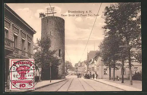 AK Brandenburg, Plauer Strasse mit Plauer Tor-Turm