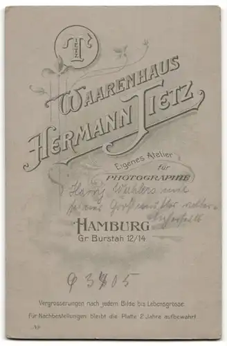 Fotografie Hermann Tiertz, Hamburg, Portrait betagte Dame und Kleinkind