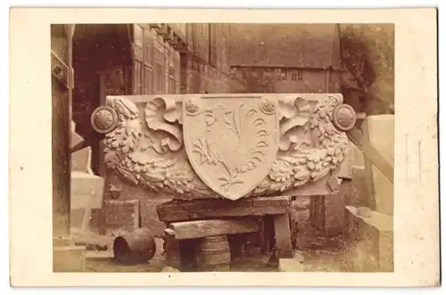 Fotografie Carl Kesselhuth, Hildesheim, Ansicht Brandenburg a/H, Wappen am Marienberg-Denkmal, Baumeister Hubert Stier