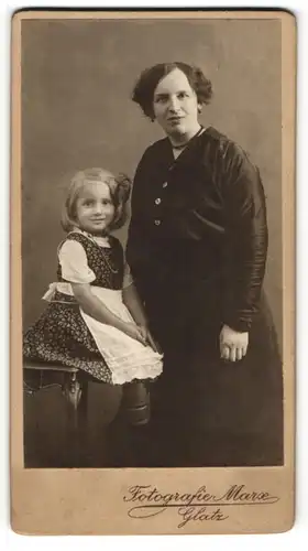 Fotografie Marx, Glatz, Portrait Mutter und Tochter