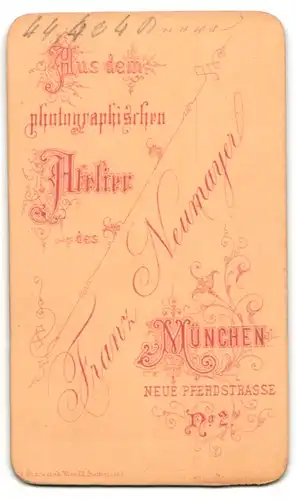 Fotografie Franz Neumayer, München, Portrait Knabe in Anzug