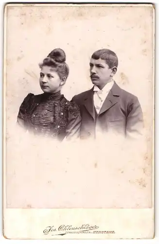 Fotografie Jos. Ohlenschläger, Konstanz, Portrait bürgerliches junges Paar