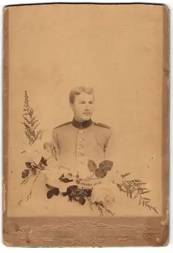 Fotografie Carl Galvagni, Würzburg, Portrait Soldat in Uniform, Montage