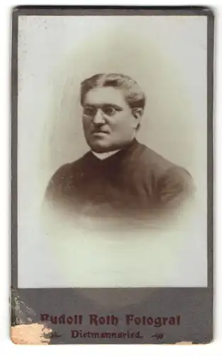 Fotografie Rudolf Roth, Dietmannsried, Portrait Herr mit Brille