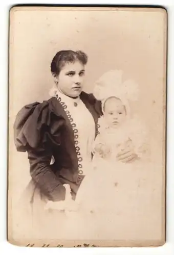 Fotografie Alois Müller, Wien, Portrait Mutter mit Säugling