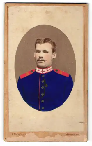 Fotografie A. Bammert, München, Portrait deutscher Garde-Soldat in Uniform