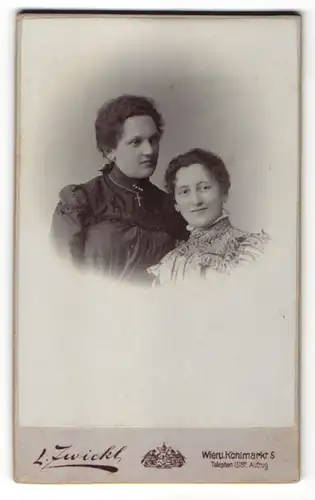 Fotografie L. Zwickl, Wien, Portrait zwei junge Frauen