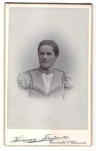 Fotografie Hermann Förster, Einsiedel b/Chemnitz, Portrait bürgerliche junge Frau
