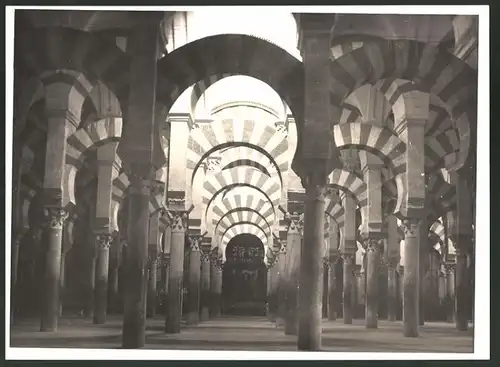 Fotografie Fotograf unbekannt, Ansicht Cordoba, Mezquita-Catedral de Córdoba, Innenansicht