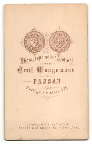 Fotografie Emil Wangemann, Passau, Portrait Herr in zeitgenössischer Mode