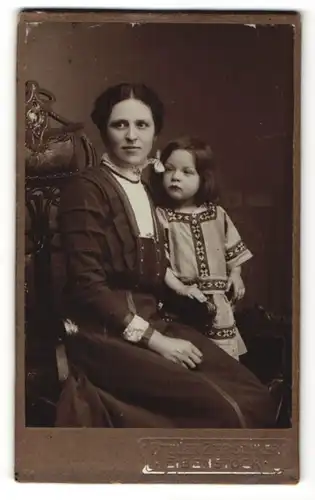 Fotografie Otto Barschler, Eibenstock, Portrait Mutter und Tochter