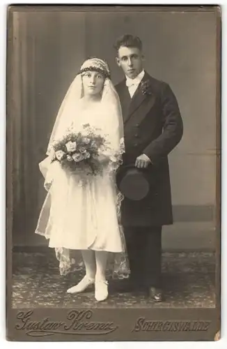 Fotografie Gustav Krenz, Schirgiswalde, Portrait junges Hochzeitspaar
