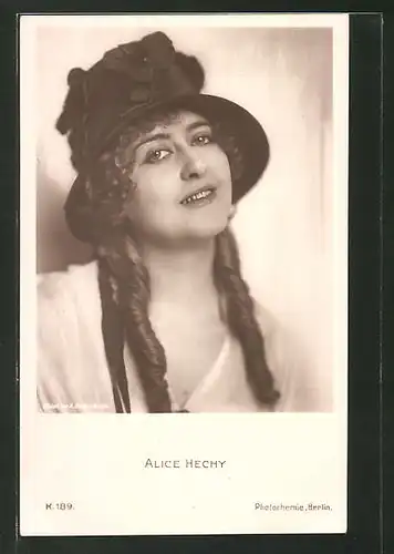 AK Schauspielerin Alice Hechy mit Hut