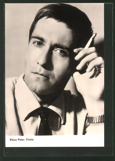 AK Klaus Peter Thiele, Portrait des Schauspielers mit Zigarette Nr. 7678409 - oldthing ...