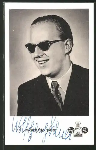 AK Musiker Wolfgang Sauer mit Sonnenbrille