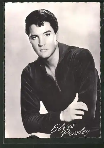 AK Musiker Elvis Presley im Hemd posierend, Autogramm