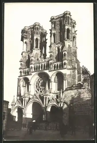 Fotografie 1.WK, Fotograf unbekannt, Ansicht Laon, Partie an der Kathedrale