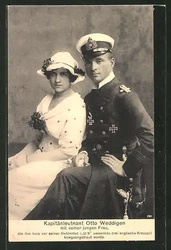 AK Kapitänleutnant Weddigen mit seiner jungen Frau, EK I und EK II