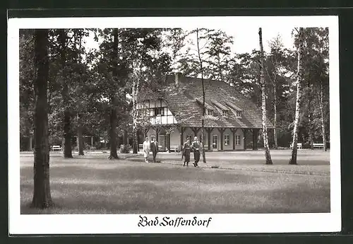 AK Bad Sassendorf, Partie am Brunnenhaus