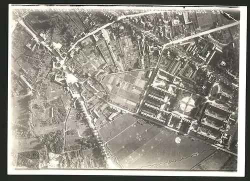 Fotografie 1.WK, Ansicht Soissons, Luftbild der Fliegerabteilung 225 zeigt Schützengraben am Stadtrand