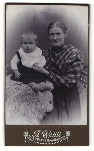 Fotografie A. Wehle, Zittau i/S, Portrait ältere Dame mit Kleinkind