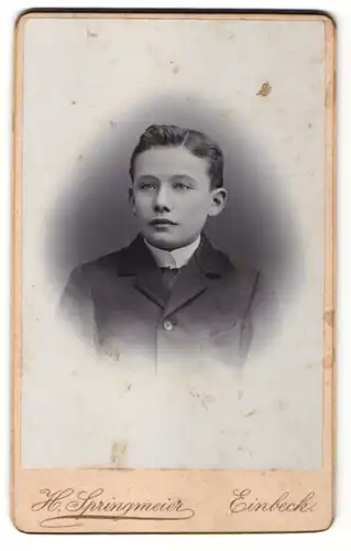Fotografie H. Springmeier, Einbeck, Portrait Knabe in Anzug