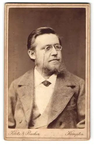 Fotografie Heinr. Cordes, Hildesheim, Portrait Herr mit zeitgenössischer Frisur