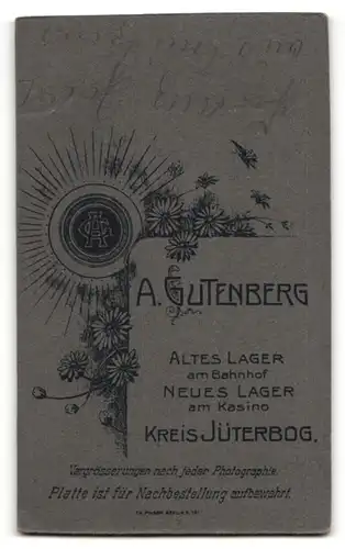 Fotografie A. Gutenberg, Jüterbog, Portrait Soldat in Uniform mit Schirmmütze