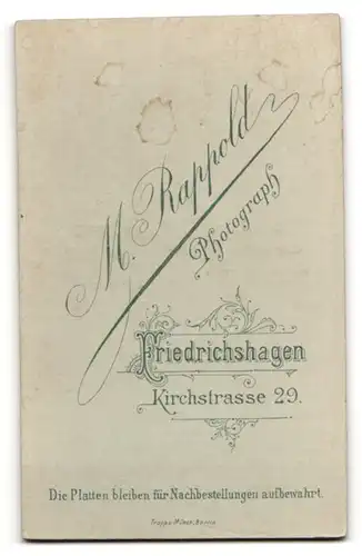Fotografie M. Rappold, Friedrichshagen, Portrait junger Herr mit Schnauzer im Anzug