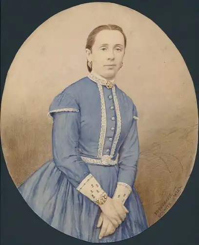 Fotografie Schmitz, Wien, Kolorierter-Salzpapier-Abzug, Portrait junge Dame im blauen Kostüm mit Schmuck, 21.5 x 26cm