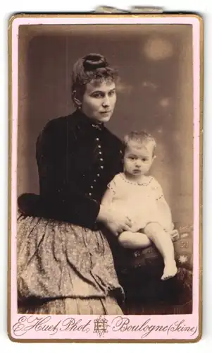 Fotografie E. Huet, Boulogne, Portrait Mutter mit Kind