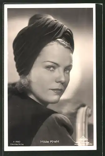 AK Schauspielerin Hilde Krahl mit Kopftuch porträtiert