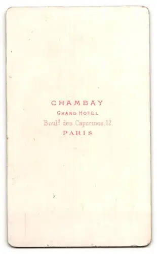 Fotografie Chambay, Paris, Portrait Kleinkind mit nackigen Füssen