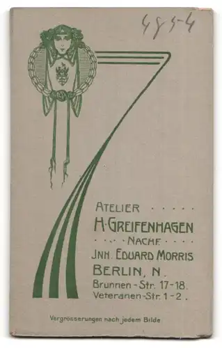Fotografie H. Greifenhagen Nachf., Berlin, Portrait hübsche Dame in edler Rüschenbluse