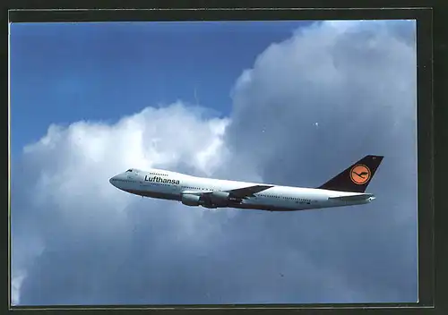 AK Boeing 747-200 der Lufthansa am Himmel