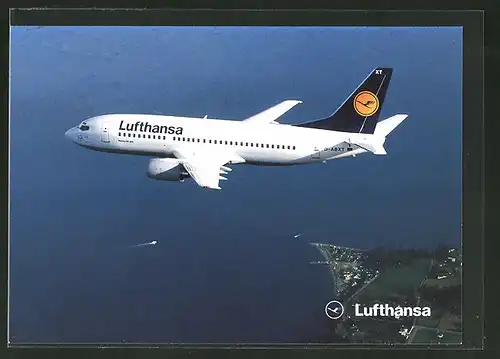 AK Boeing 737-300 von Lufthansa im Flug