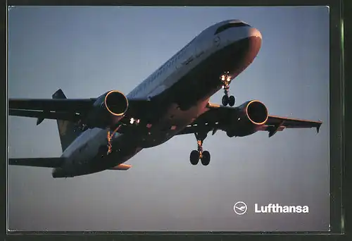 AK Airbus A 320-200 der Lufthansa im Flug