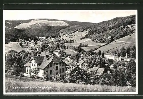 AK Bad Schwarzbach, Ortspanorama vom Berg aus gesehen