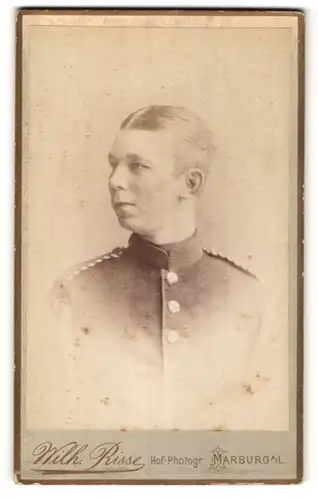 Fotografie Wilh. Risse, Marburg a. L., Portrait junger blonder Soldat in Uniform
