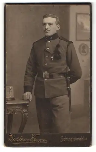Fotografie Gustav Krenz, Schirgiswalde, Portrait österr. Soldat in Uniform