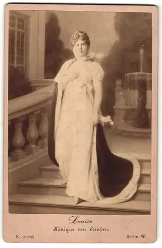 Fotografie E. Oertel, Berlin, Portrait Louise, Königin von Preussen