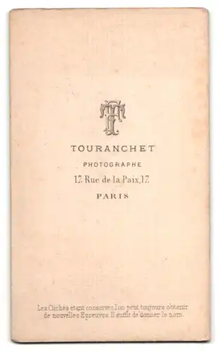 Fotografie Touranchet, Paris, Portrait älterer Herr mit Krawattenschal und Schnauzbart