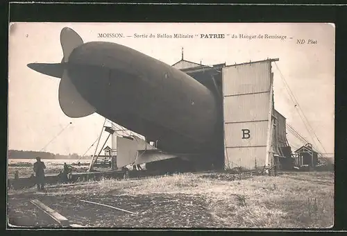 AK Moisson, le Ballon Militaire "Patrie", Zeppelin "Patrie" wird aus der Halle geholt