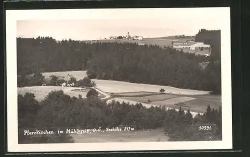 AK Pfarrkirchen im Mühlkreis, Blick über Wälder und Wiesen auf den Ort